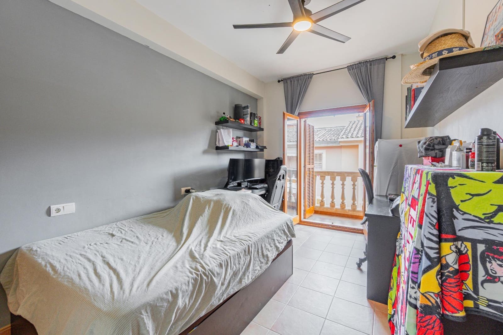 4 bedroom Terraced Villa for sale in Santa Maria del Cami with garage - € 649,900 (Ref: 9264582)