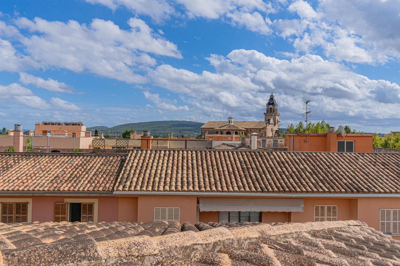 4 bedroom Terraced Villa for sale in Santa Maria del Cami with garage - € 649,900 (Ref: 9264582)