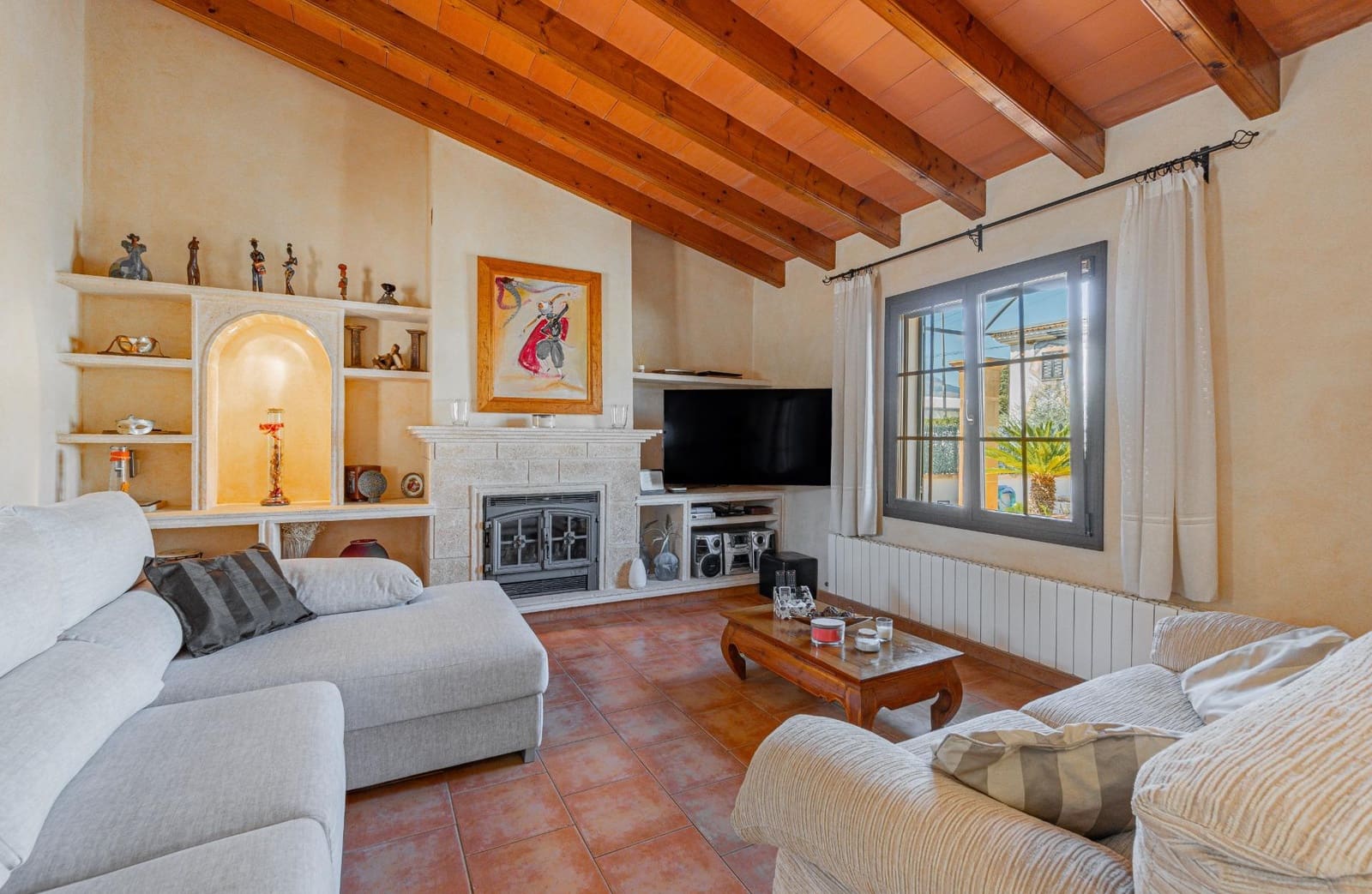 4 makuuhuone Huvila myytävänä paikassa Calvia mukana uima-altaan 
autotalli - 1 599 000 € (Ref: 9272639)