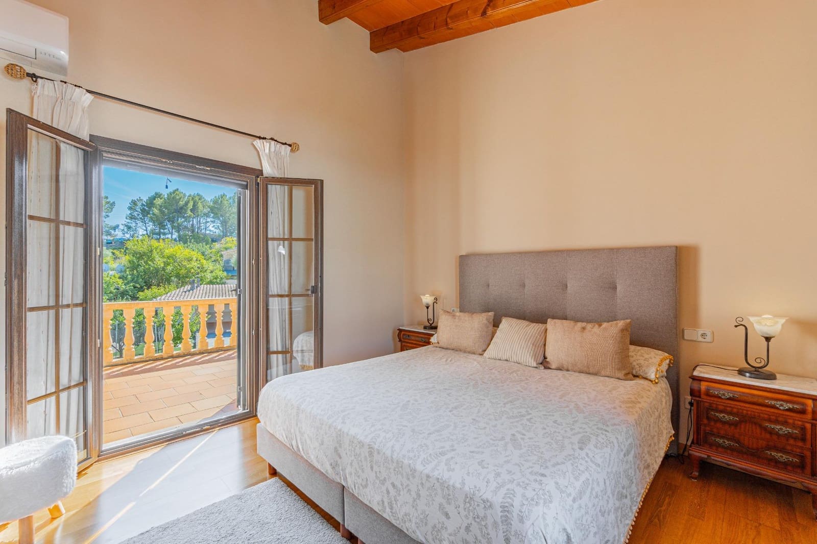 4 makuuhuone Huvila myytävänä paikassa Calvia mukana uima-altaan 
autotalli - 1 599 000 € (Ref: 9272639)