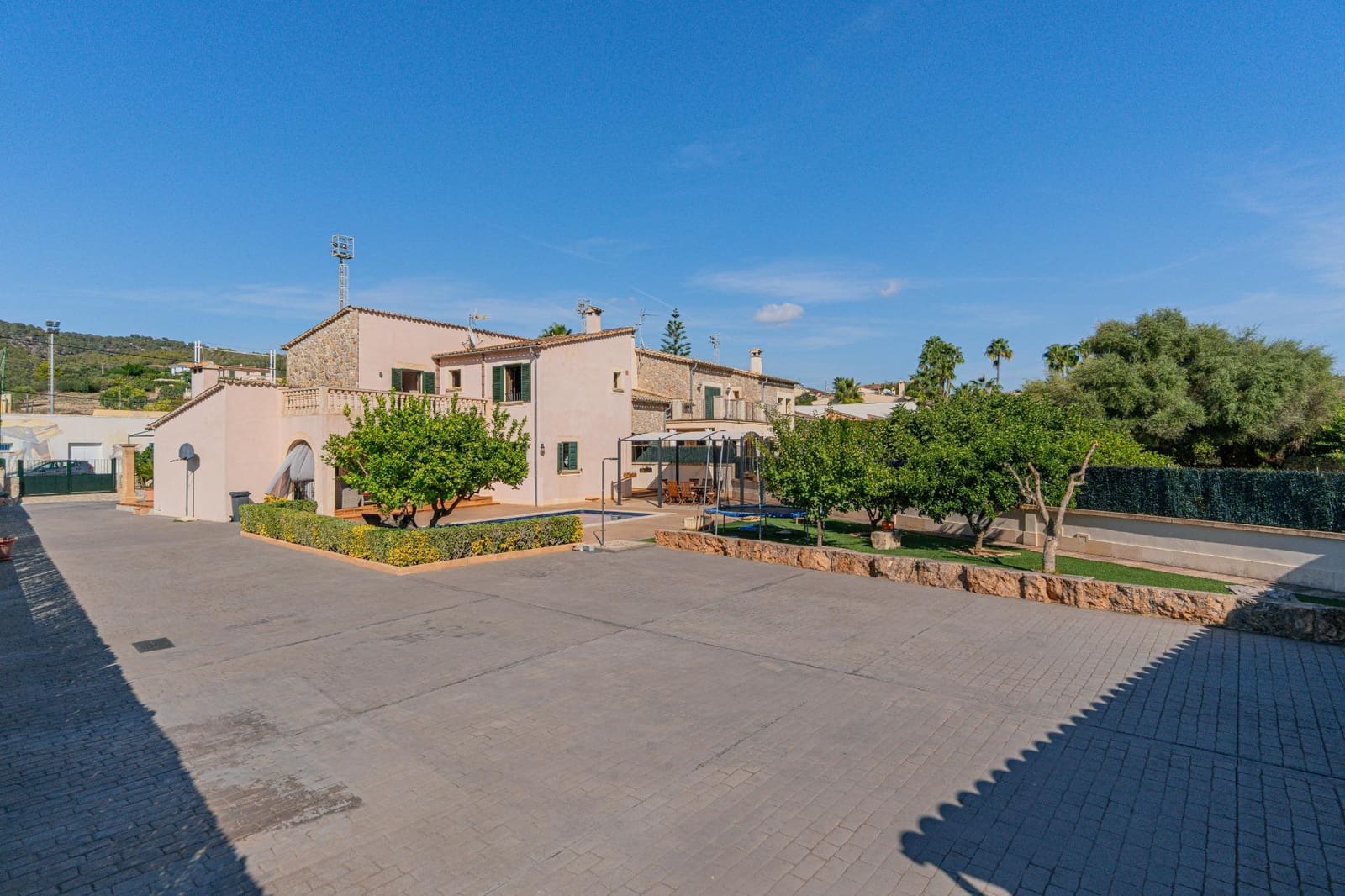 4 makuuhuone Huvila myytävänä paikassa Calvia mukana uima-altaan 
autotalli - 1 599 000 € (Ref: 9272639)