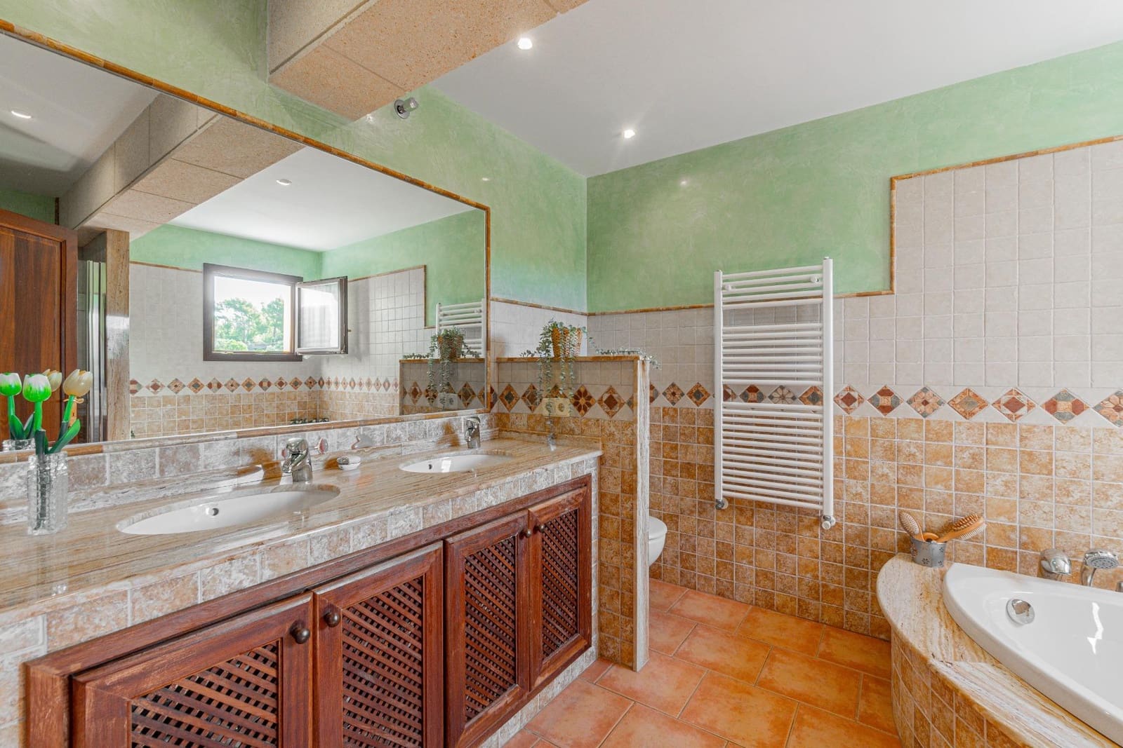 4 makuuhuone Huvila myytävänä paikassa Calvia mukana uima-altaan 
autotalli - 1 599 000 € (Ref: 9272639)