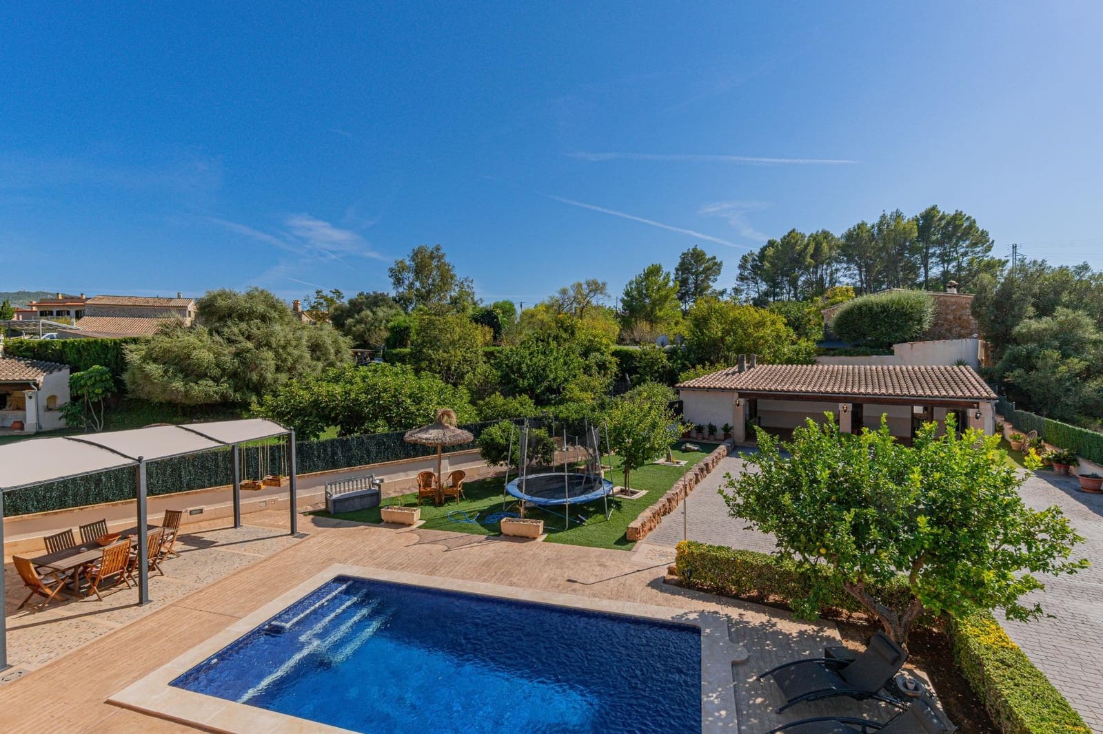 4 makuuhuone Huvila myytävänä paikassa Calvia mukana uima-altaan 
autotalli - 1 599 000 € (Ref: 9272639)