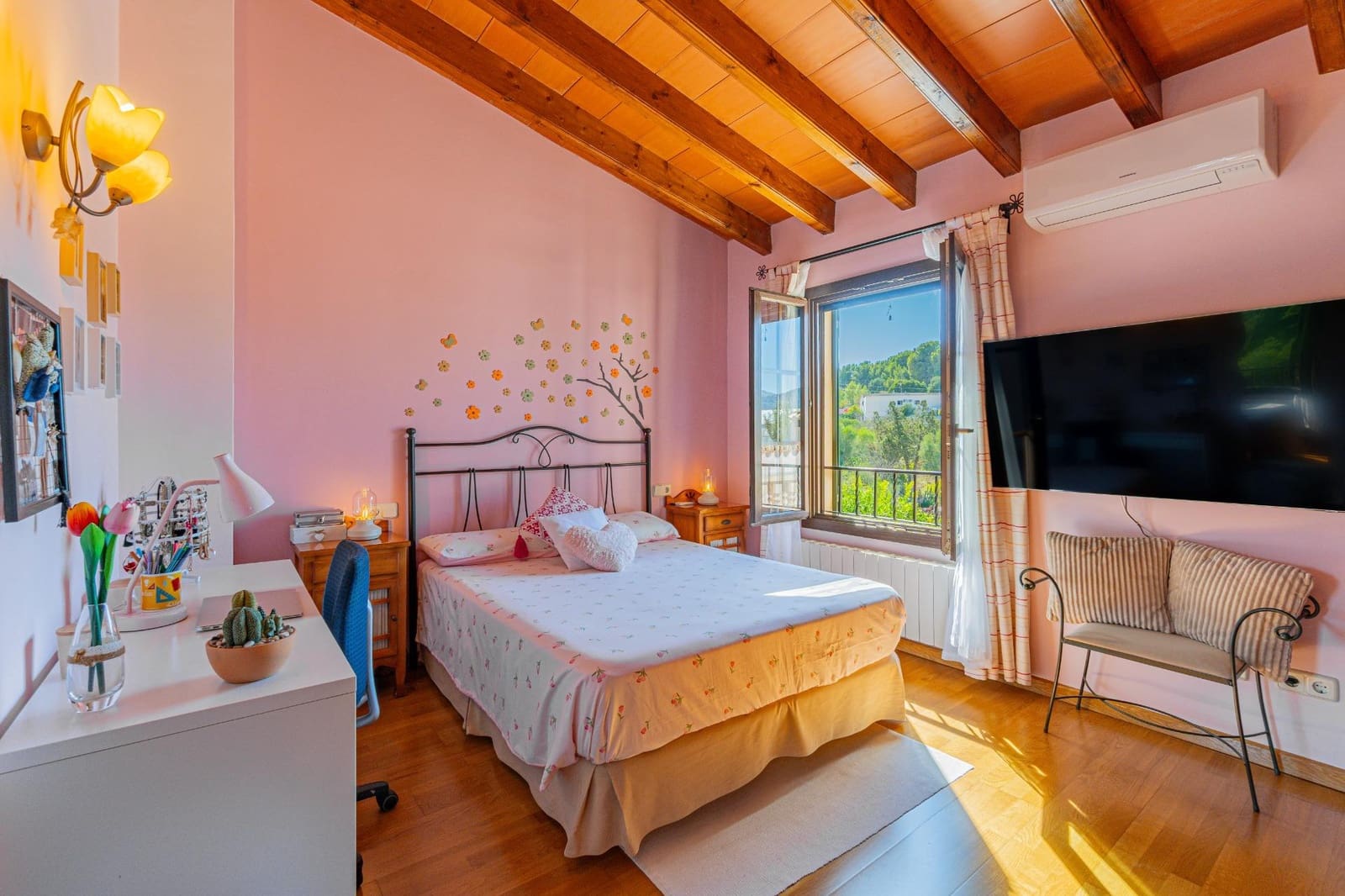 4 makuuhuone Huvila myytävänä paikassa Calvia mukana uima-altaan 
autotalli - 1 599 000 € (Ref: 9272639)