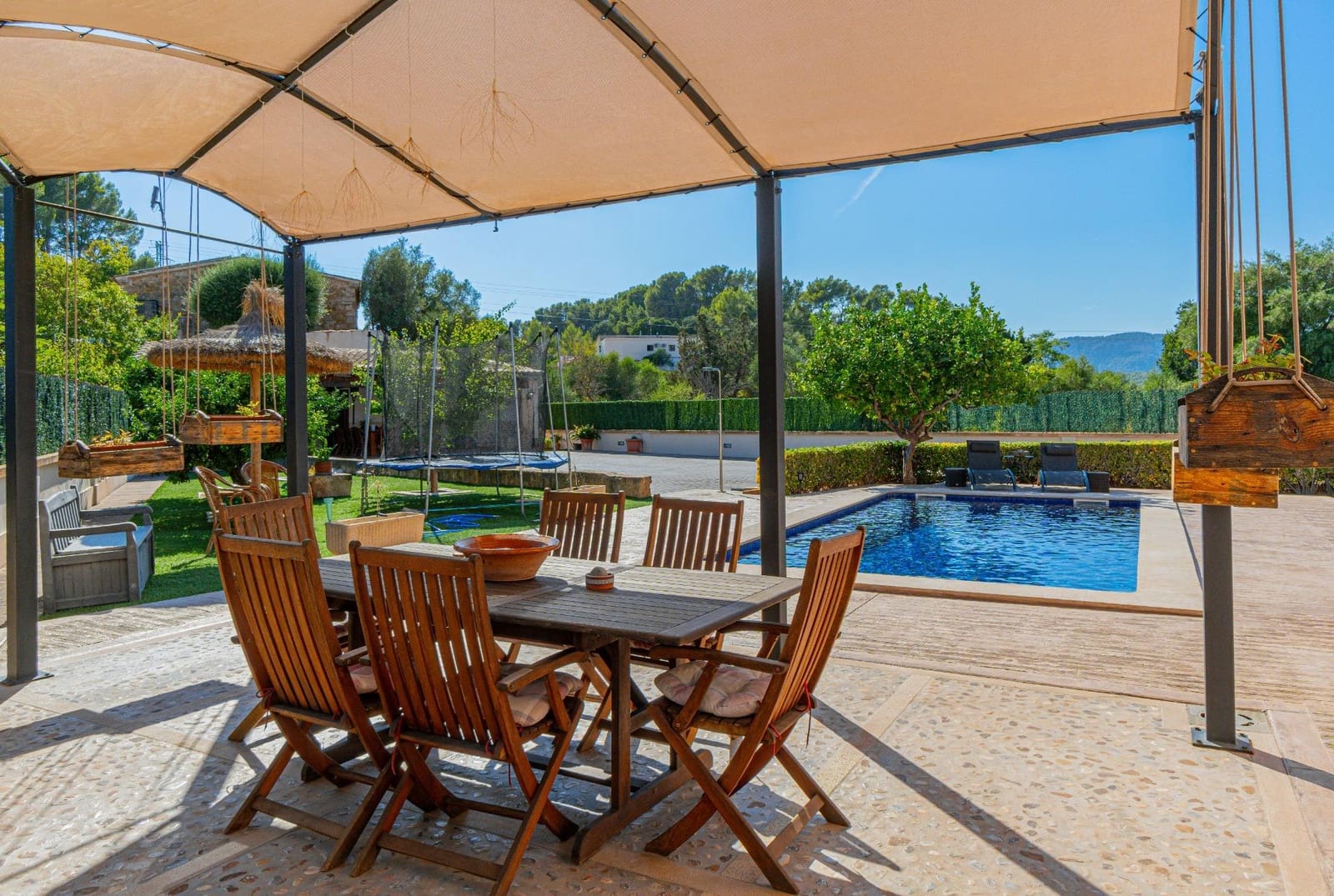 4 makuuhuone Huvila myytävänä paikassa Calvia mukana uima-altaan 
autotalli - 1 599 000 € (Ref: 9272639)