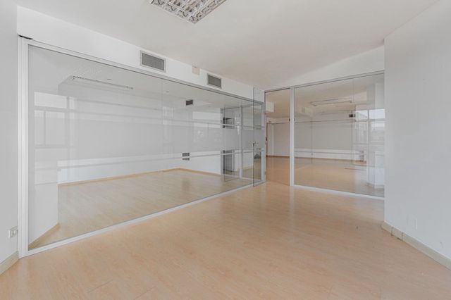 Escritório para arrendar em La Missió, Palma de Mallorca - 1 600 € (Ref: 9296921)