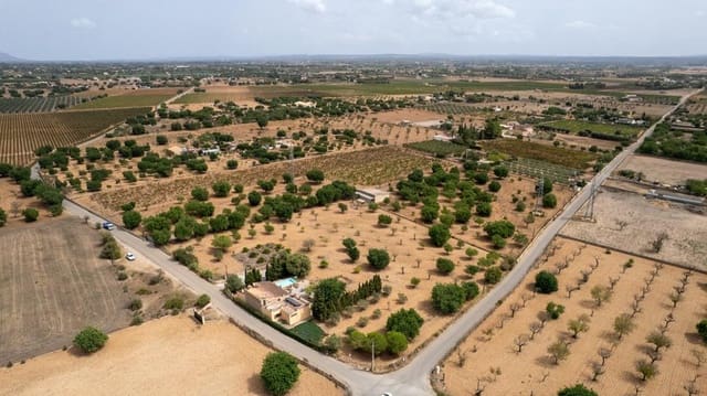 Ubebygd land til salgs i Consell - € 729 000 (Ref: 9330668)