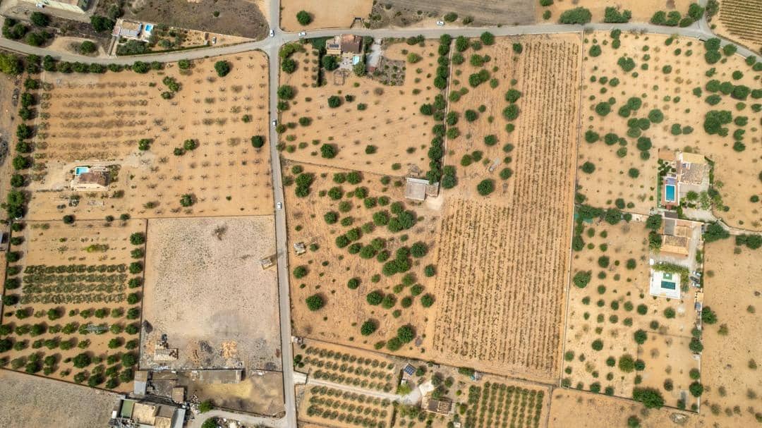 Ubebygd land til salgs i Consell - € 729 000 (Ref: 9330668)