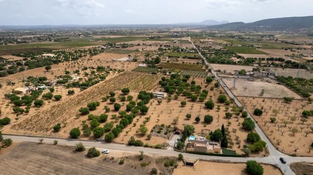 Ubebygd land til salgs i Consell - € 729 000 (Ref: 9330668)