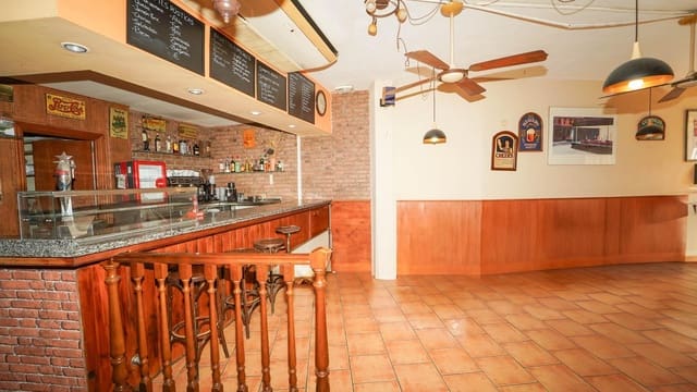 Commercieel te koop in Calvià Pueblo, Calvià - € 249.900 (Ref: 9341232)