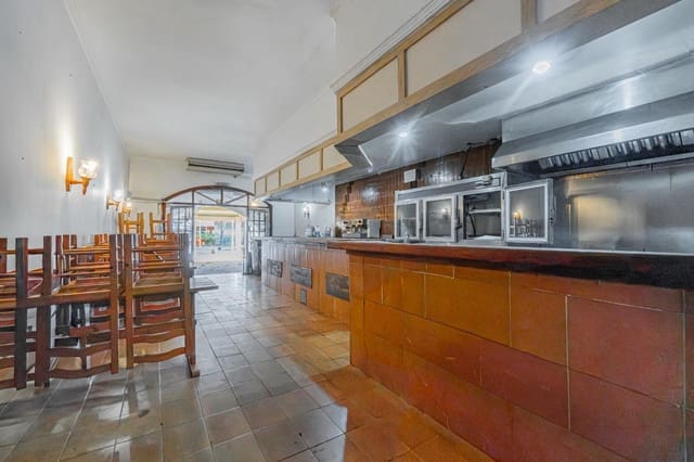 Erhverv til salg i Magalluf, Calvià - € 239.000 (Ref: 9353644)