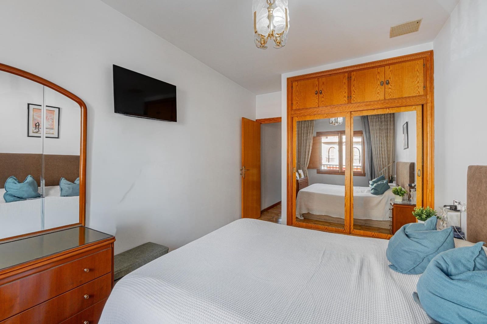 3 soveværelse Byhus til salg i Son Ferriol med garage - € 699.000 (Ref: 9382985)