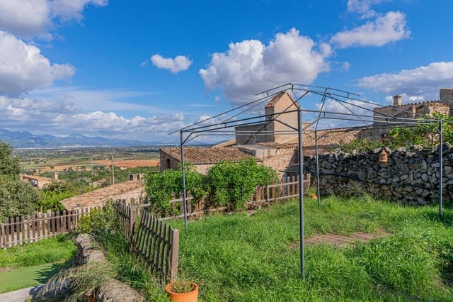 5 slaapkamer Rijtjeshuis te koop in Santa Eugènia met garage - € 670.000 (Ref: 9385680)