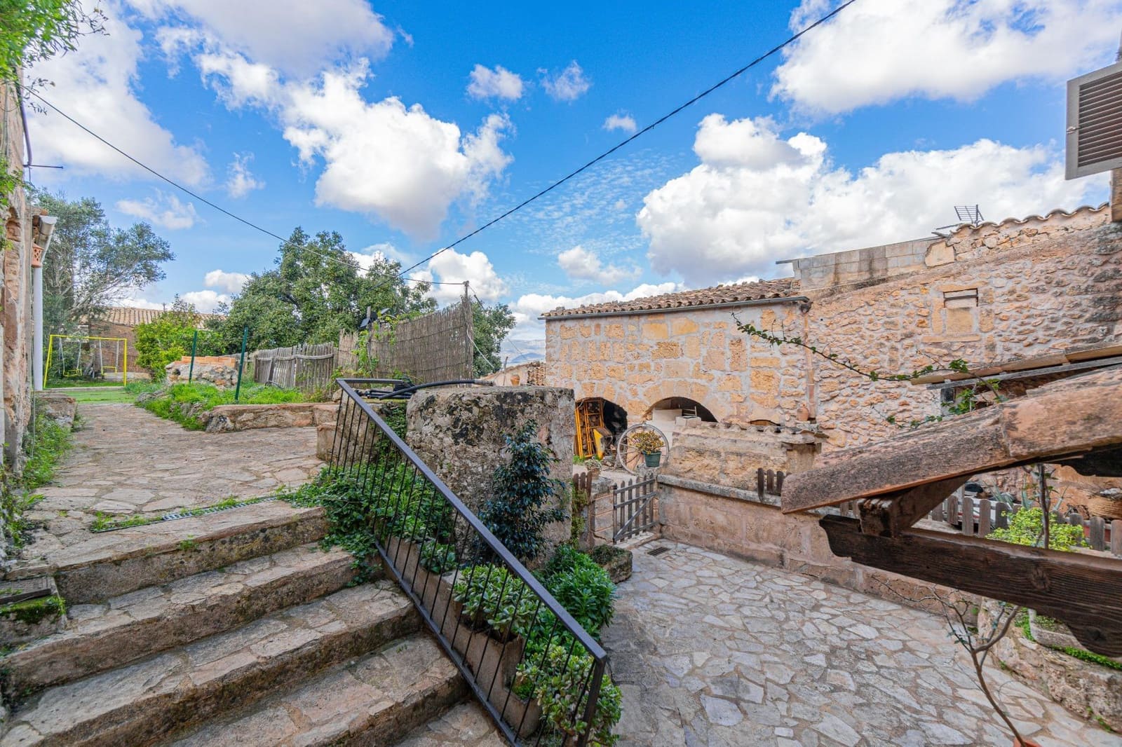 5 slaapkamer Rijtjeshuis te koop in Santa Eugenia met garage - € 670.000 (Ref: 9385680)