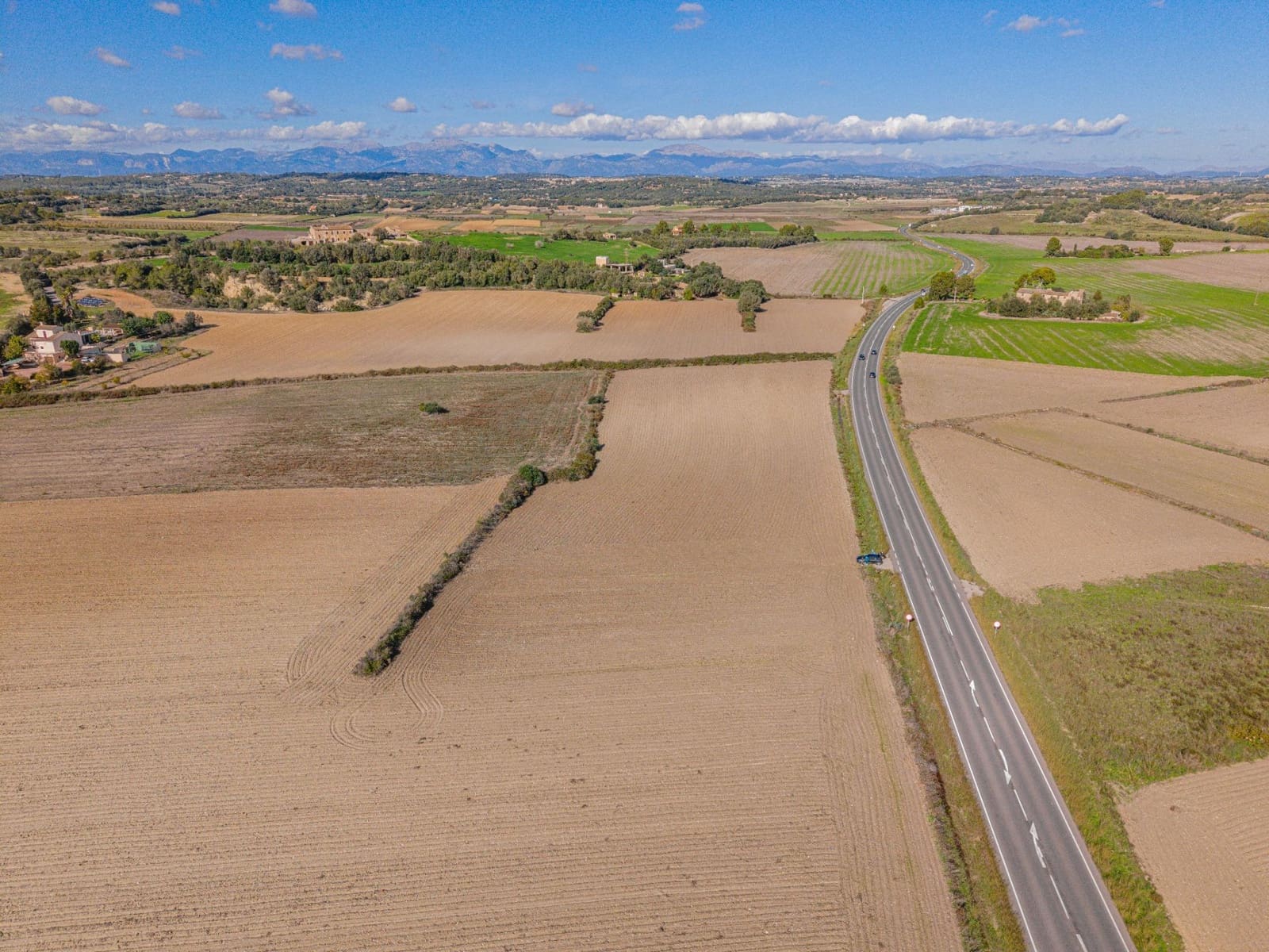 Rakentamaton maa myytävänä paikassa Petra - 12 000 € (Ref: 9401101)