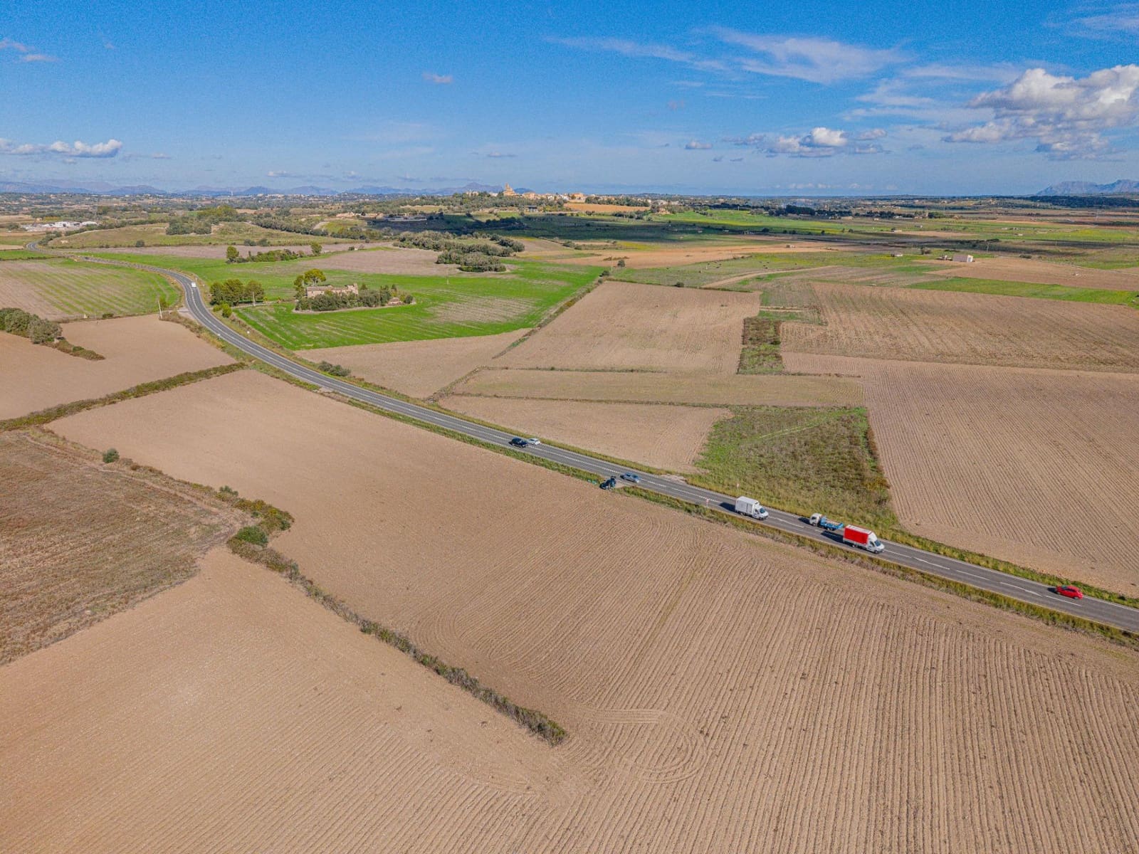 Rakentamaton maa myytävänä paikassa Petra - 12 000 € (Ref: 9401101)