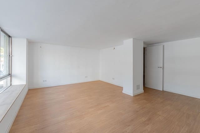 5 quarto Comercial para arrendar em Palma de Mallorca - 1 000 € (Ref: 9411011)