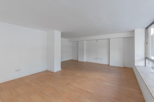 5 quarto Comercial para arrendar em Palma de Mallorca - 1 000 € (Ref: 9411011)