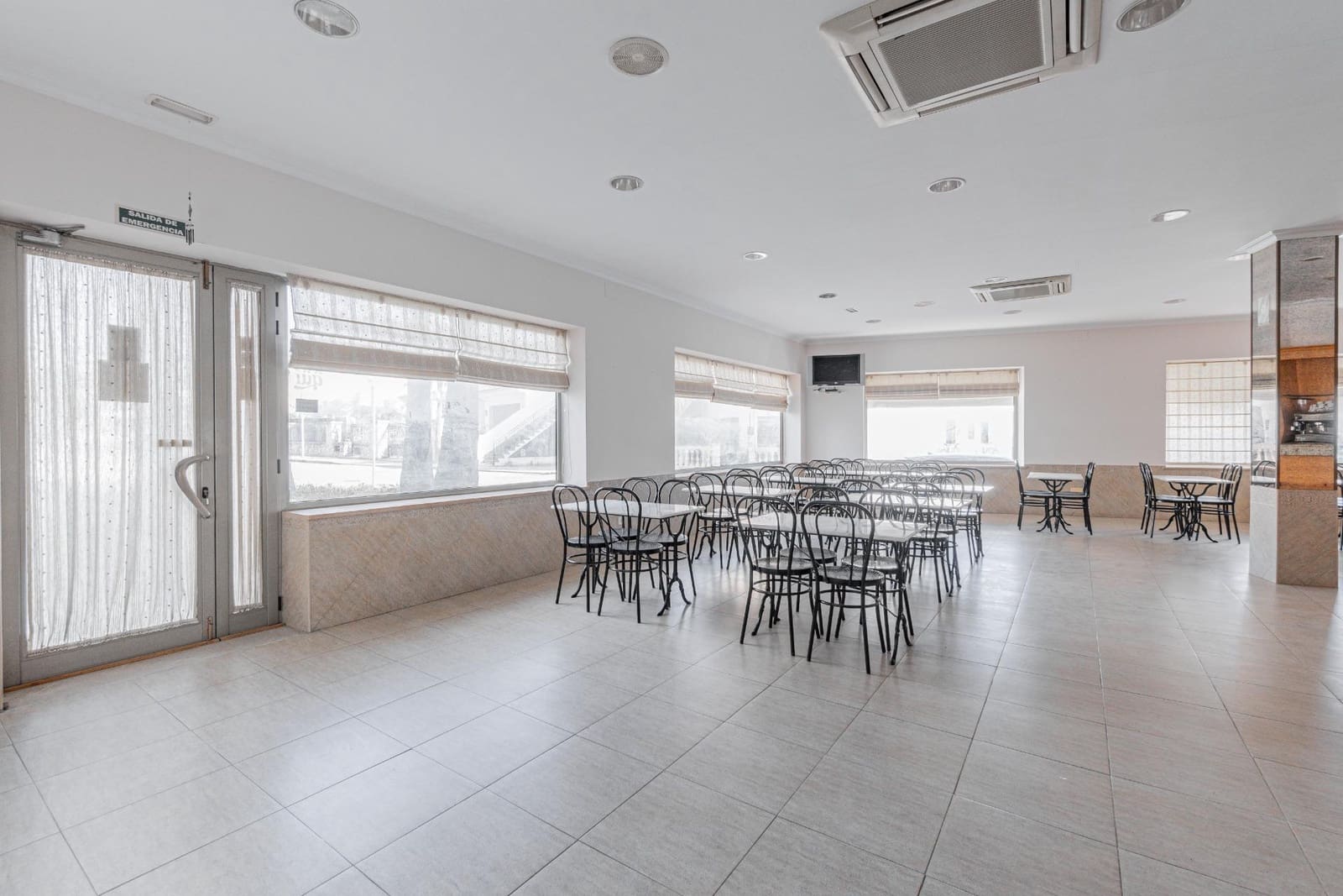 Commercieel te koop in Lloseta - € 399.000 (Ref: 9422492)