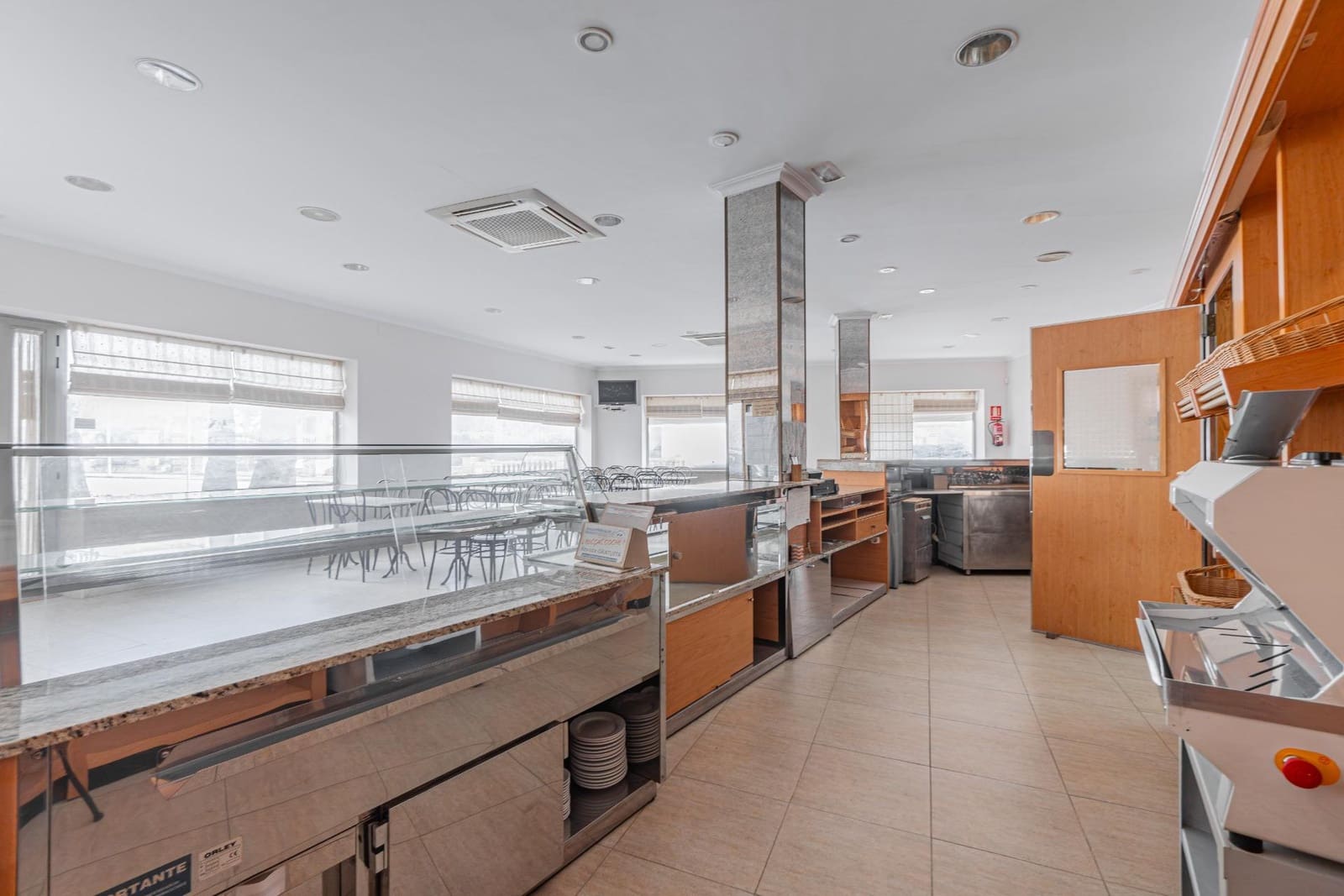 Commercieel te koop in Lloseta - € 399.000 (Ref: 9422492)