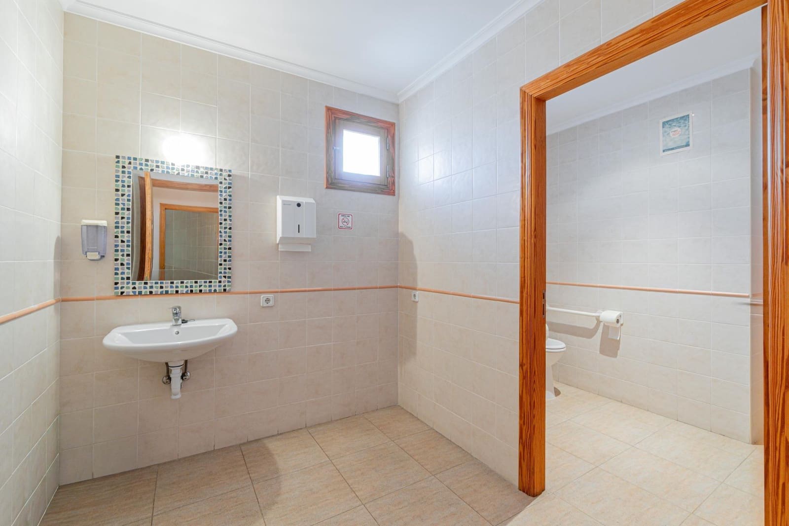 Commercieel te koop in Lloseta - € 399.000 (Ref: 9422492)