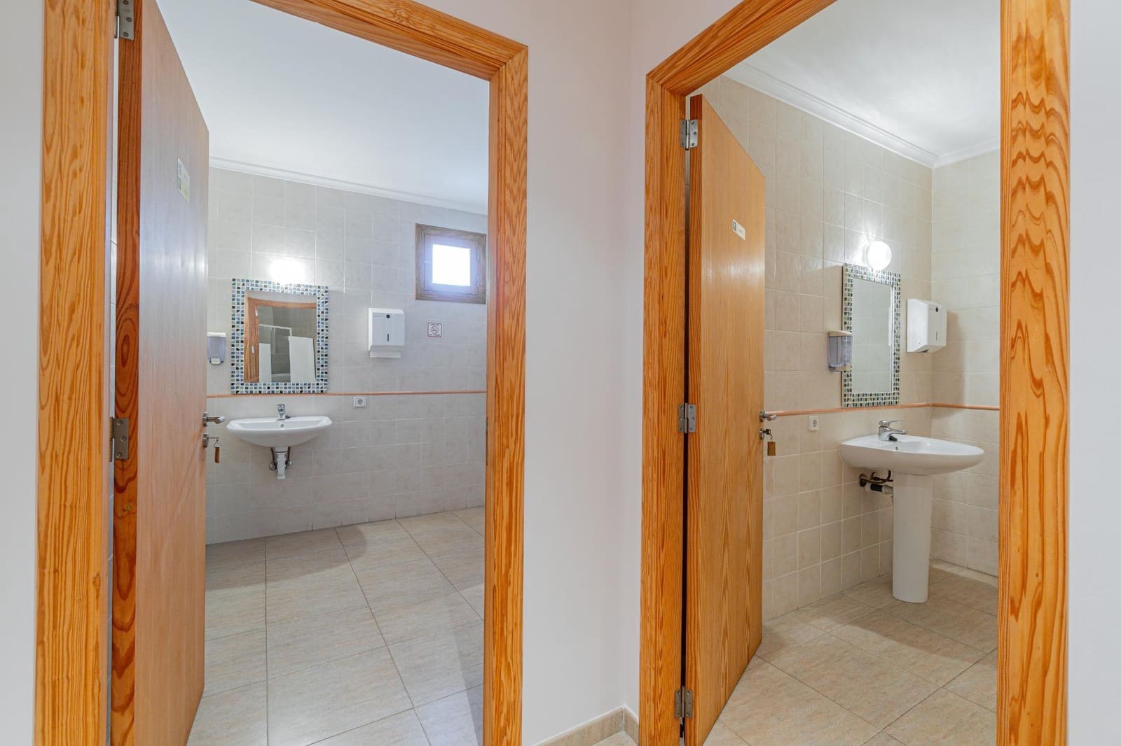 Commercieel te koop in Lloseta - € 399.000 (Ref: 9422492)