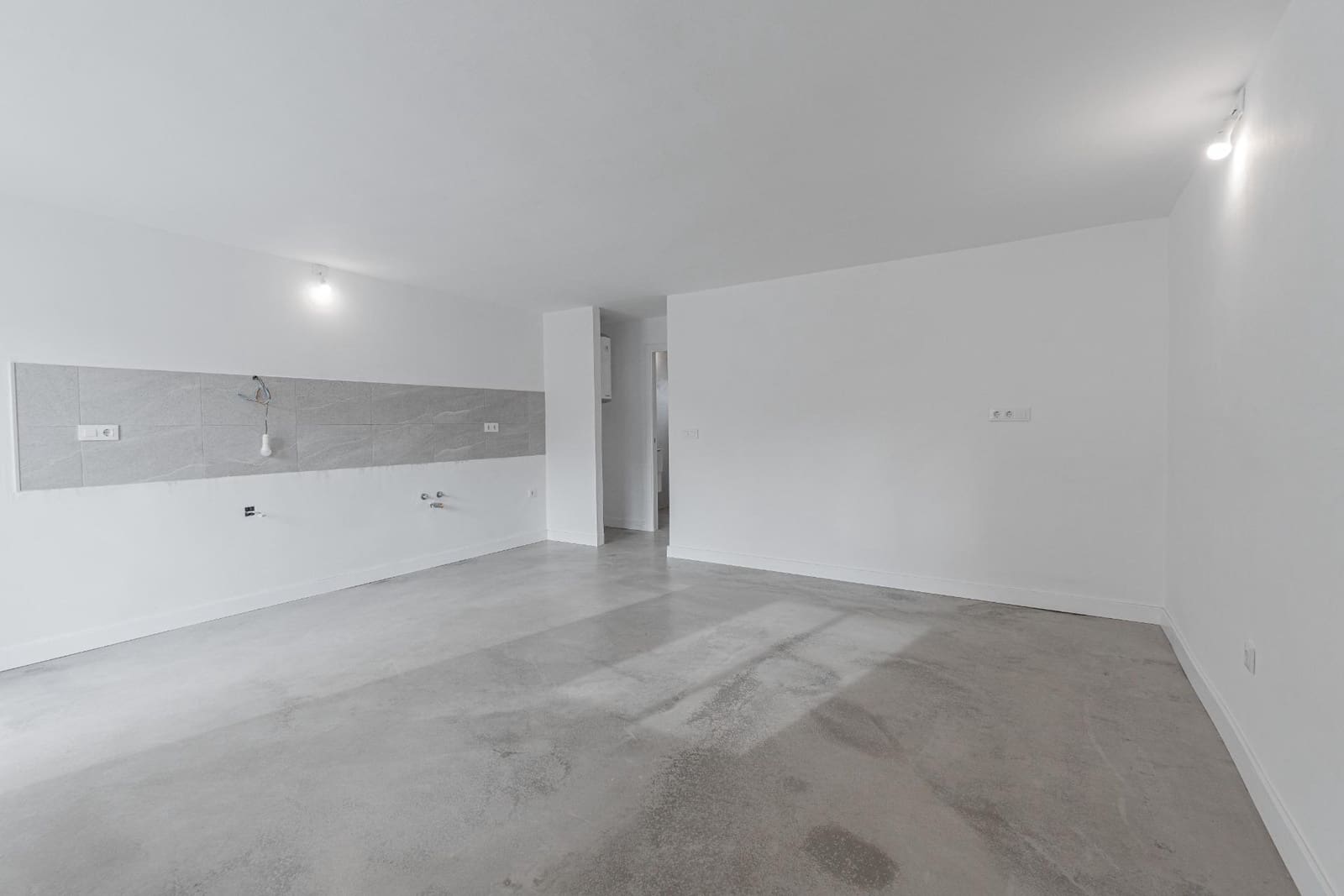 1 bedroom Commercial for sale in Cala Vinyes / Cala Vinyas / Cala Vinas - € 179,000 (Ref: 9437149)