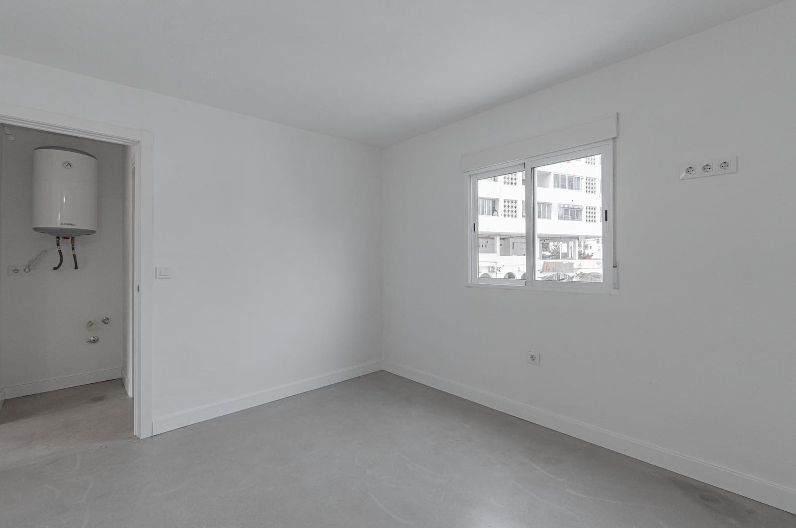 1 bedroom Commercial for sale in Cala Vinyes / Cala Vinyas / Cala Vinas - € 179,000 (Ref: 9437149)