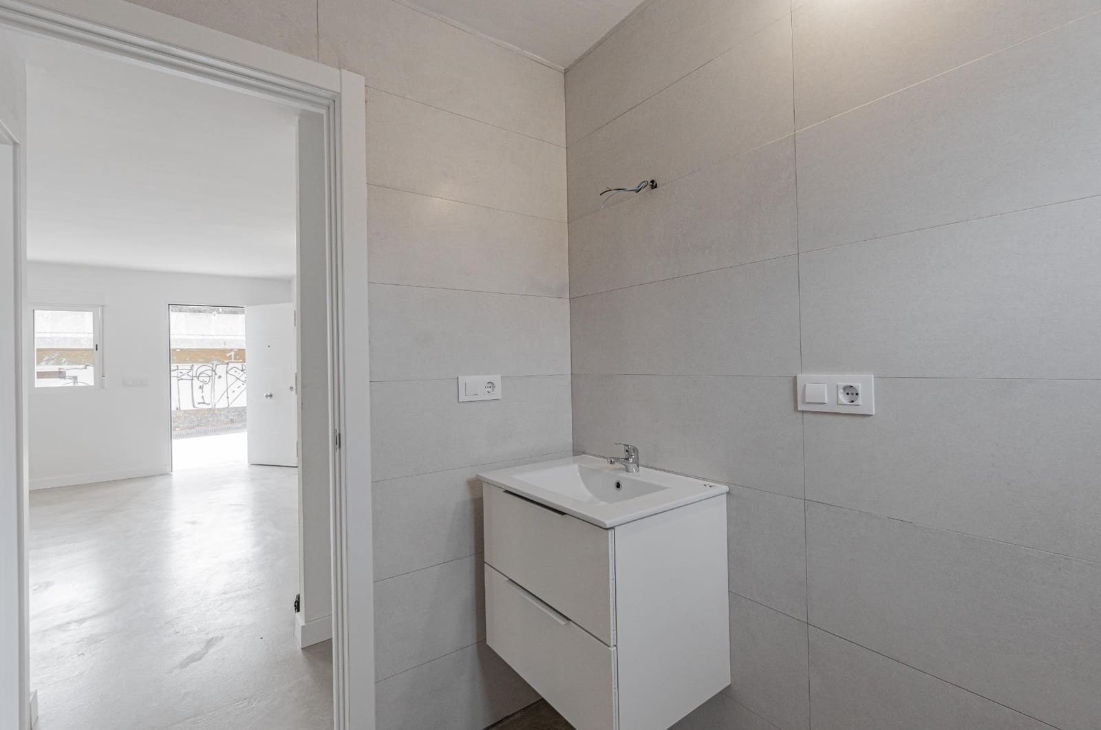 1 bedroom Commercial for sale in Cala Vinyes / Cala Vinyas / Cala Vinas - € 179,000 (Ref: 9437149)