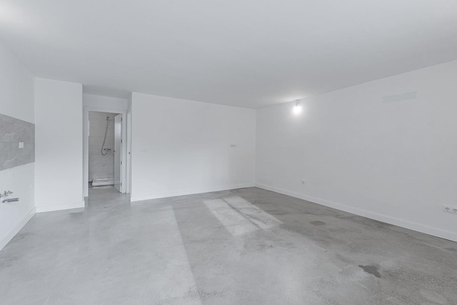 1 bedroom Commercial for sale in Cala Vinyes / Cala Vinyas / Cala Vinas - € 179,000 (Ref: 9437149)