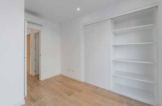 2 bedroom Flat for rent in Pere Garau, Palma de Mallorca with garage - € 1,500 (Ref: 9437150)