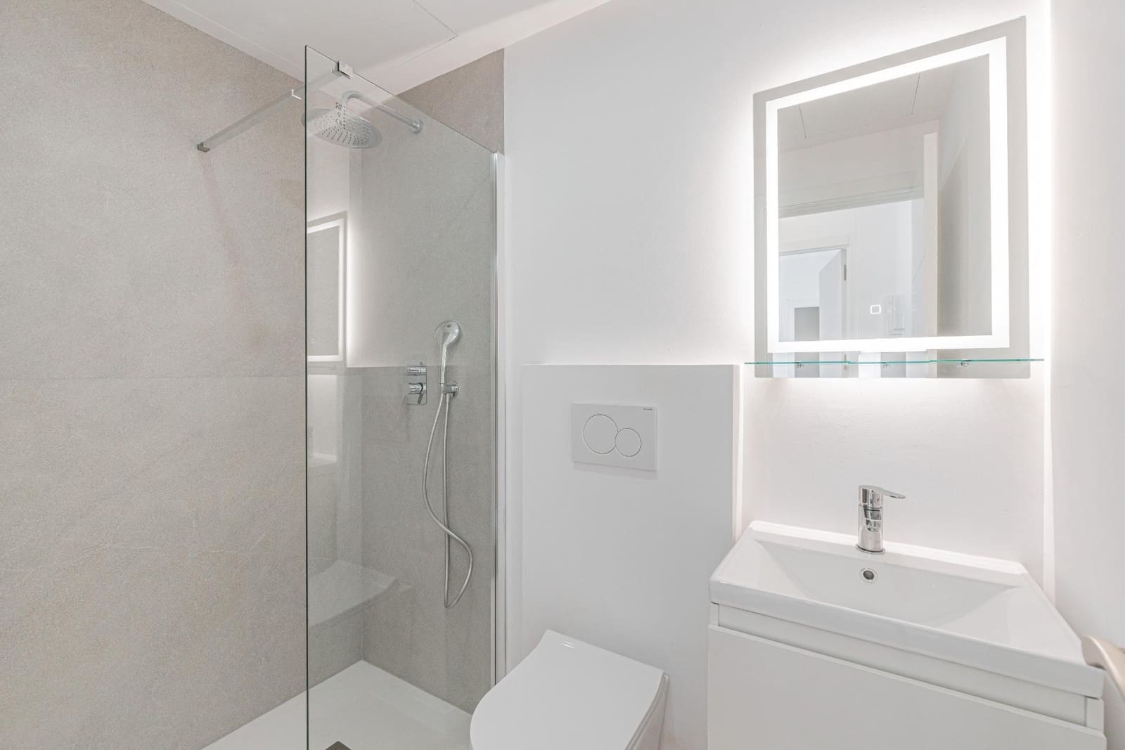 2 bedroom Flat for rent in Palma de Mallorca with garage - € 1,500 (Ref: 9437150)