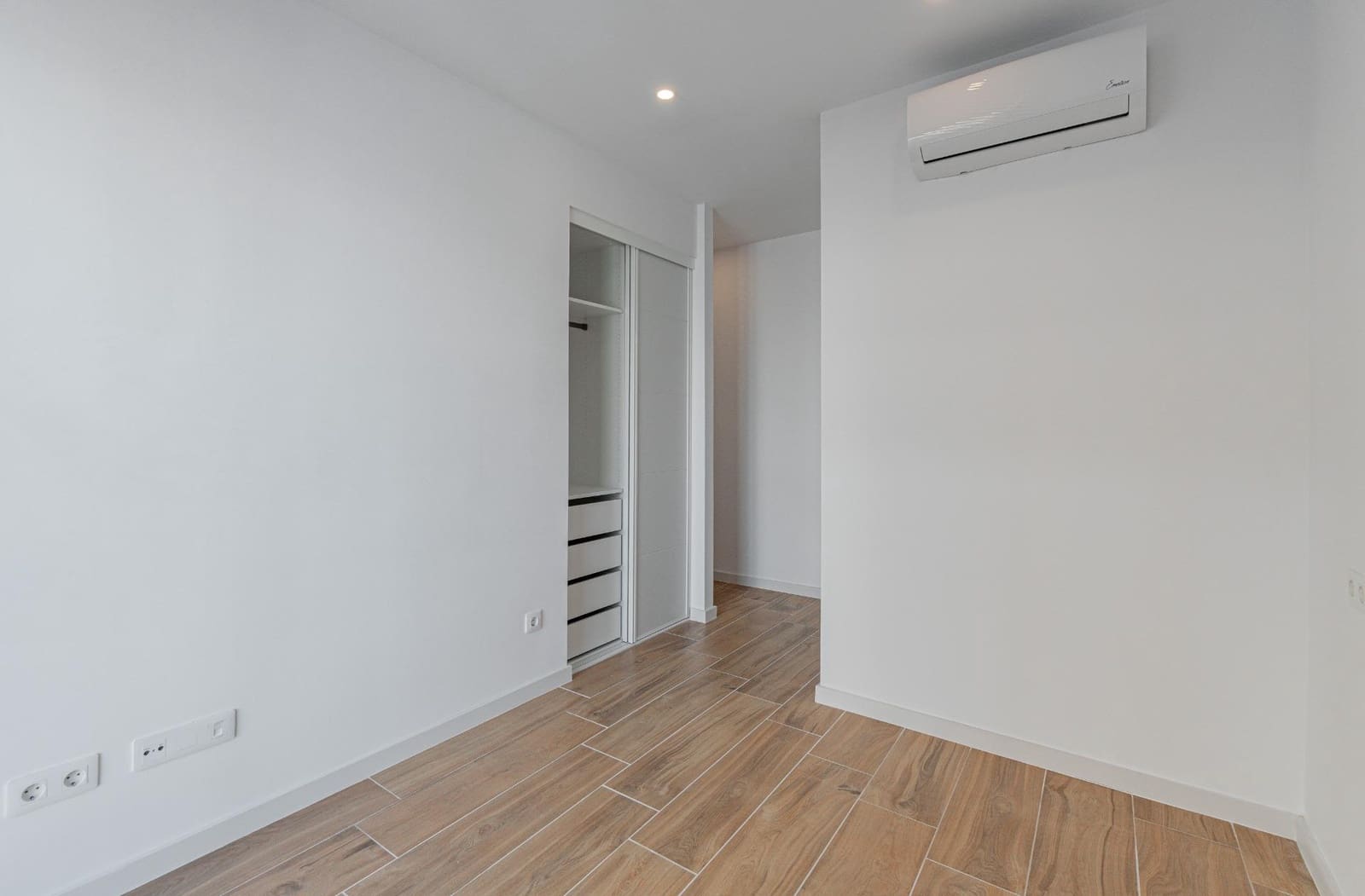 2 bedroom Flat for rent in Palma de Mallorca with garage - € 1,500 (Ref: 9437150)