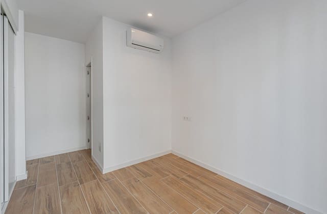 2 bedroom Flat for rent in Pere Garau, Palma de Mallorca with garage - € 1,500 (Ref: 9437150)