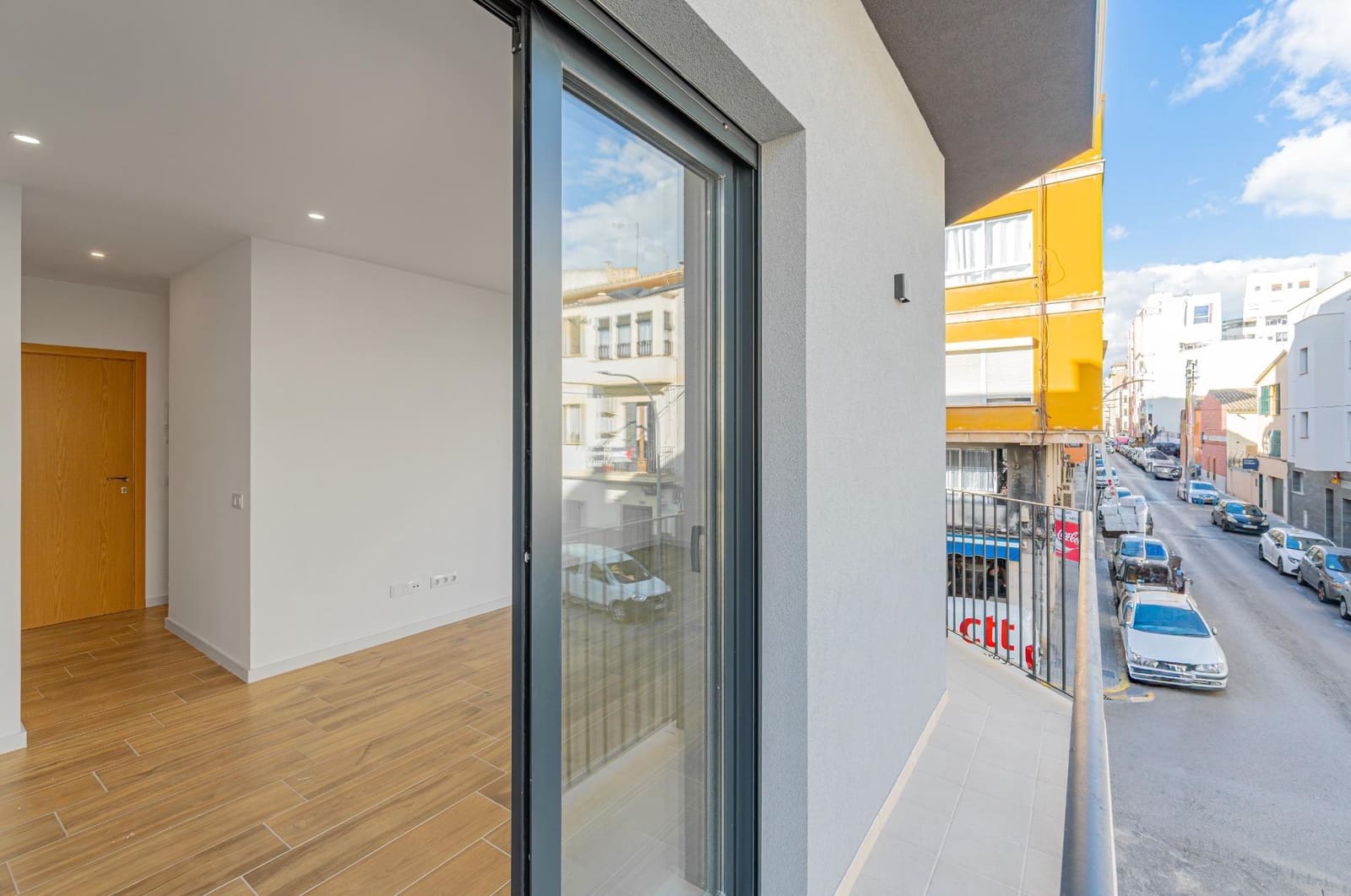 2 bedroom Flat for rent in Palma de Mallorca with garage - € 1,500 (Ref: 9437150)