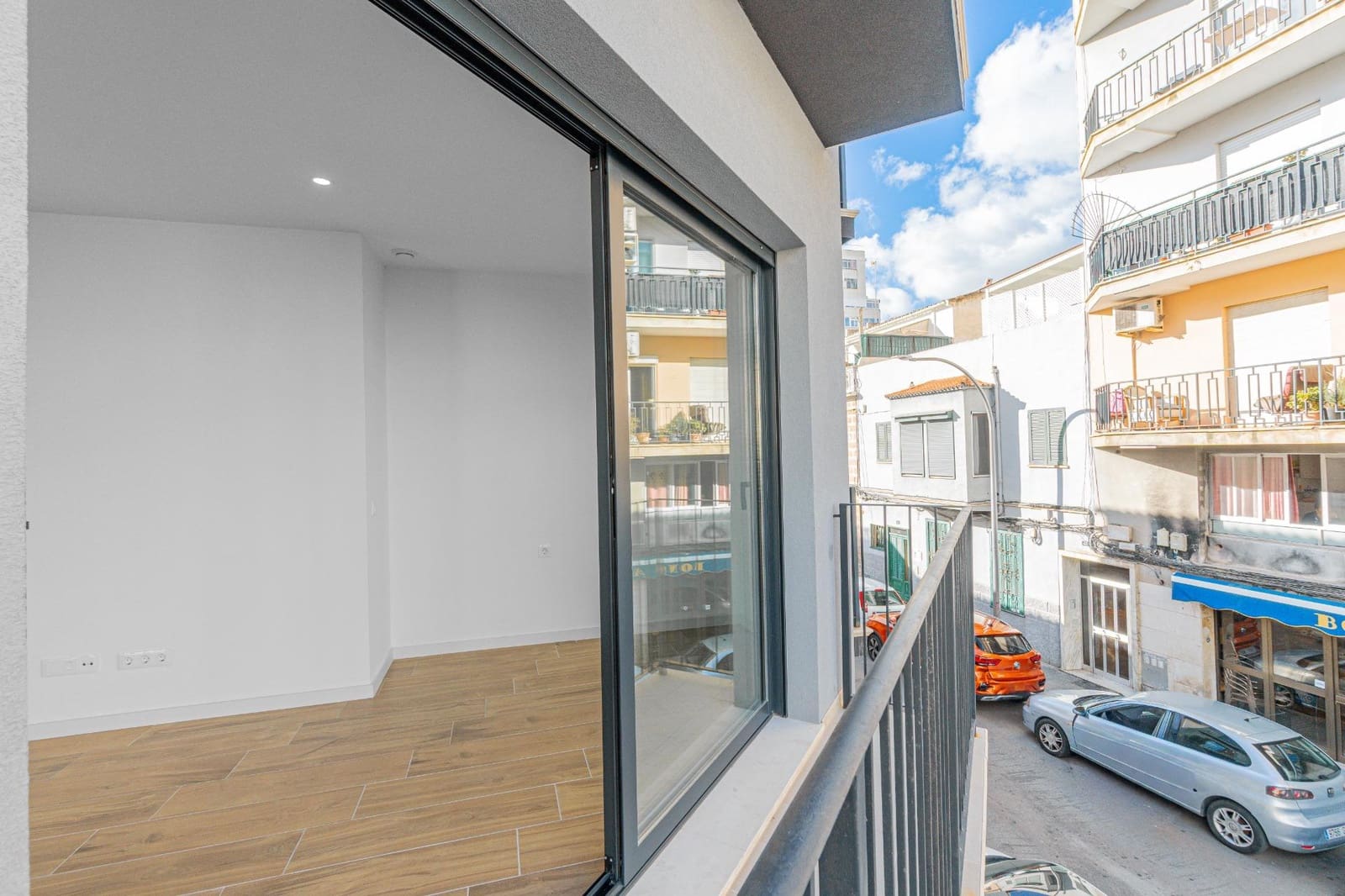 2 bedroom Flat for rent in Palma de Mallorca with garage - € 1,500 (Ref: 9437150)