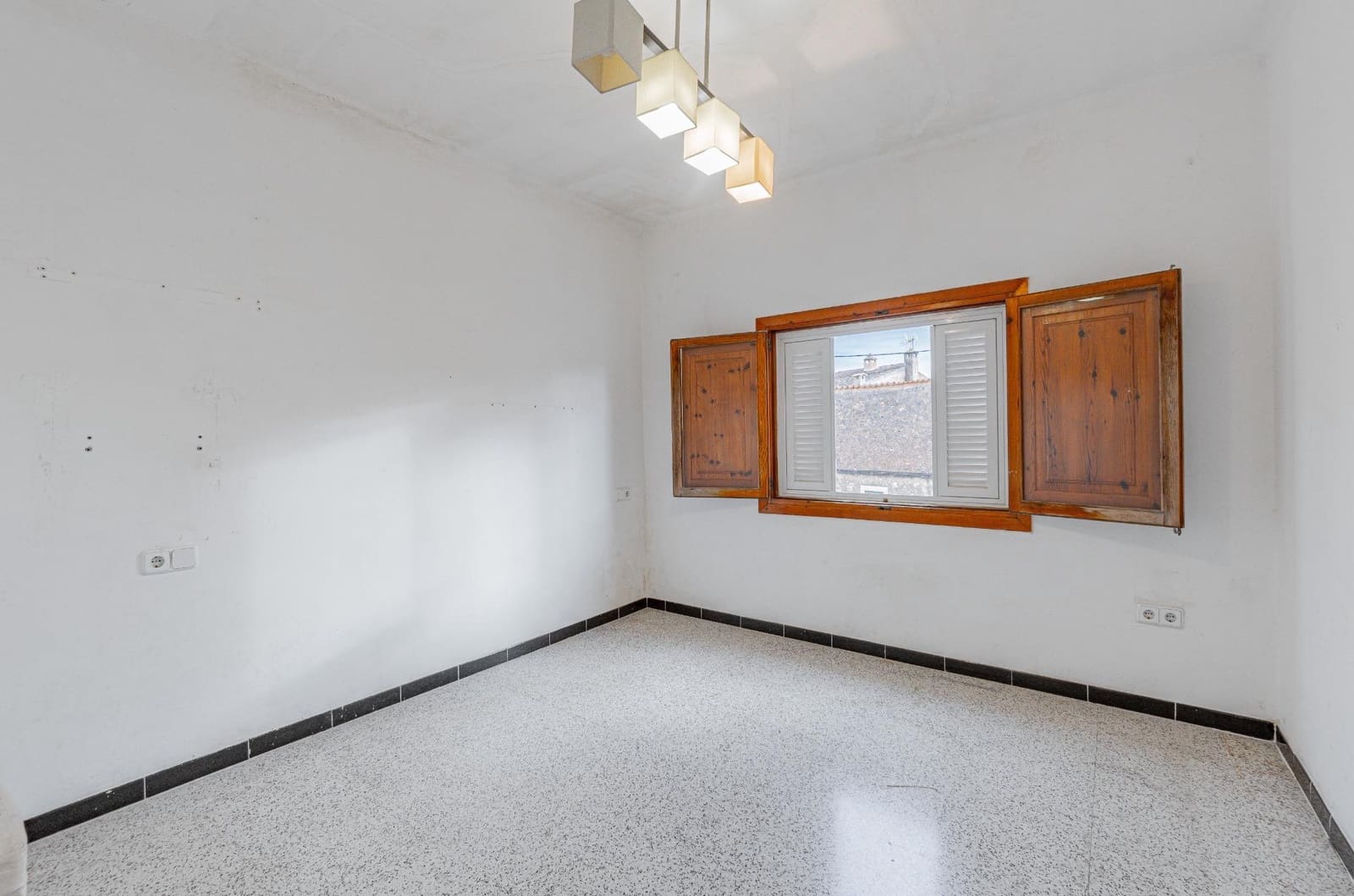 3 soveværelse Semi-Rækkehus til salg i Sa Cabaneta / La Cabaneta med garage - € 689.000 (Ref: 9441385)