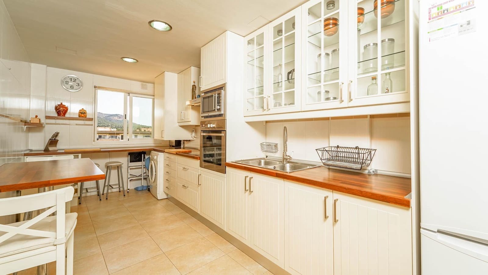 3 bedroom Flat for rent in Llucmajor - € 1,350 (Ref: 9488364)