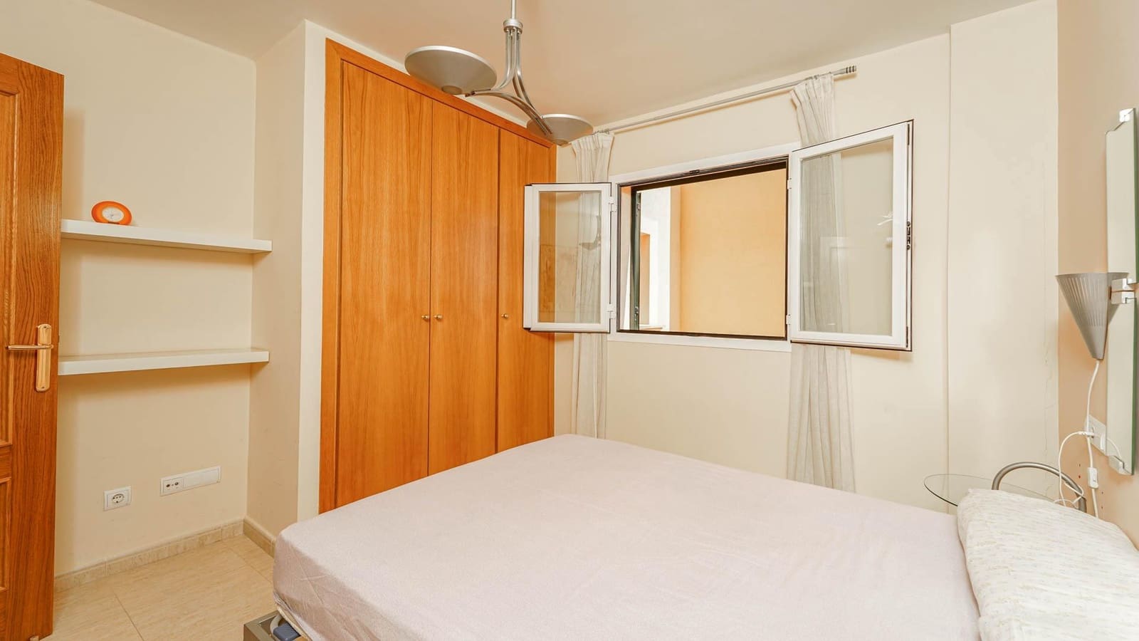 3 bedroom Flat for rent in Llucmajor - € 1,350 (Ref: 9488364)