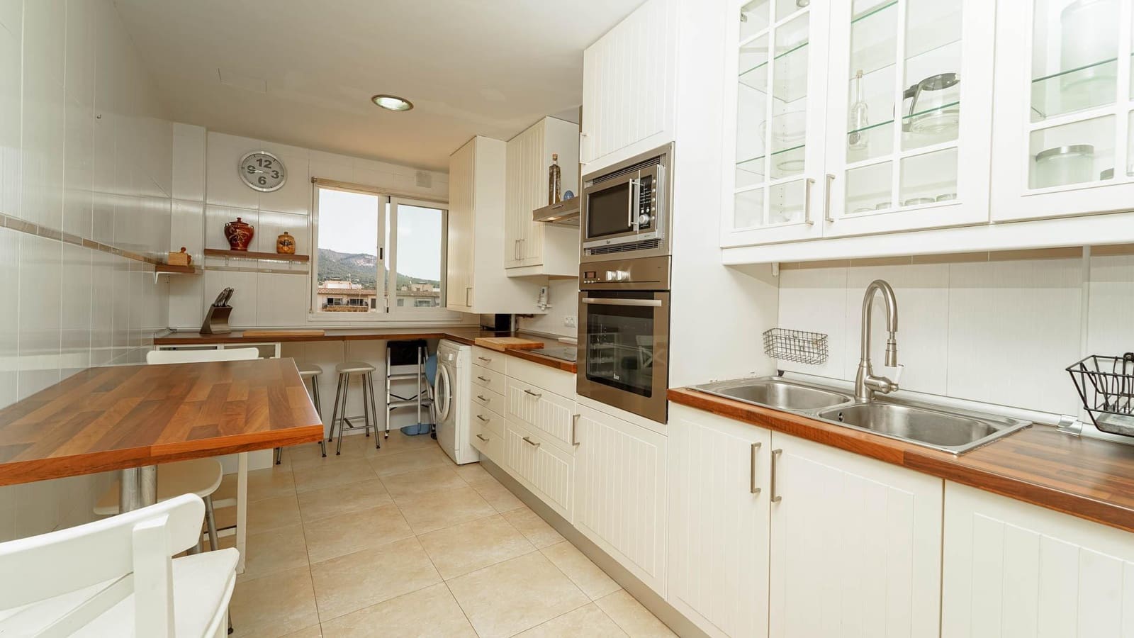 3 bedroom Flat for rent in Llucmajor - € 1,350 (Ref: 9488364)