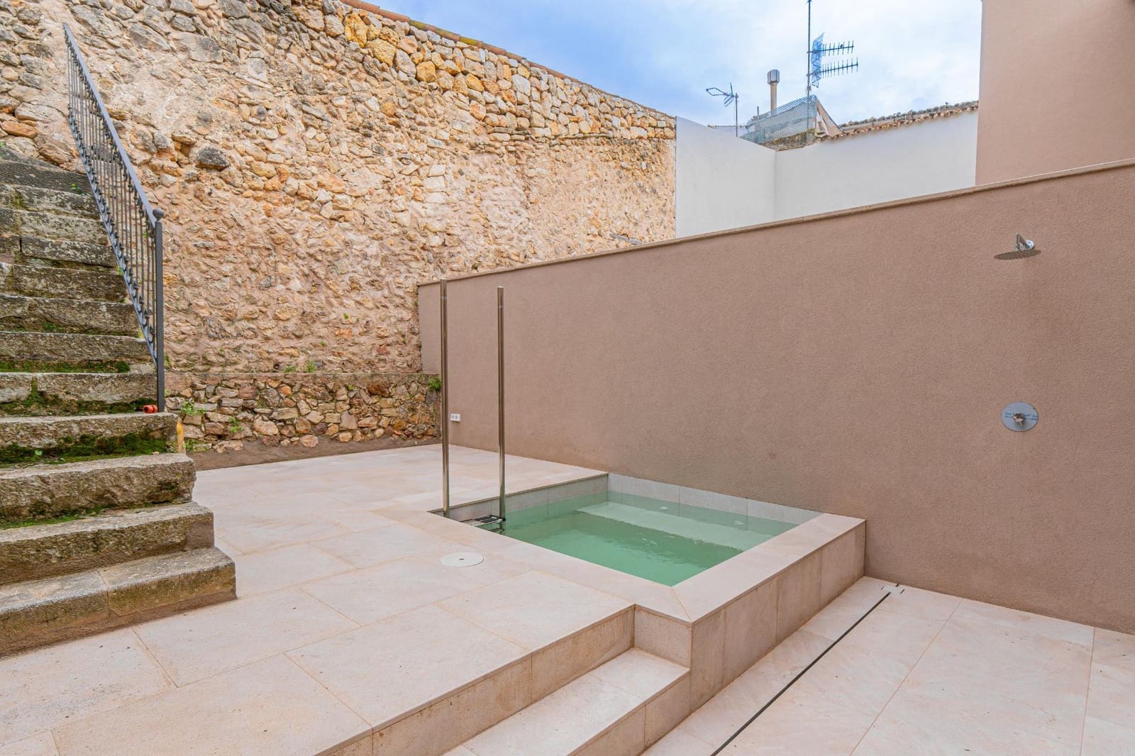 3 chambre Villa/Maison Mitoyenne à vendre à Mancor de la Vall avec piscine - 875 000 € (Ref: 9513453)