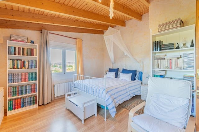 6 slaapkamer Finca/Landhuis te koop in Sineu met garage - € 690.000 (Ref: 9530620)