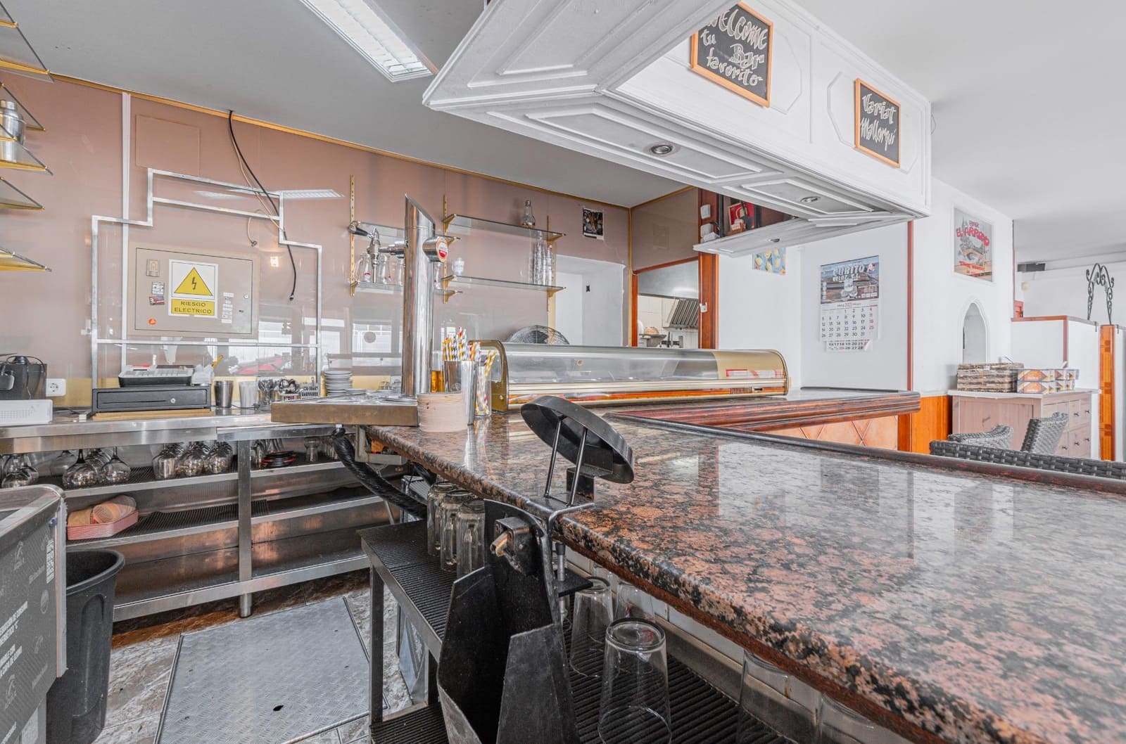 Commercial for sale in Son Ferrer - € 259,900 (Ref: 9535976)