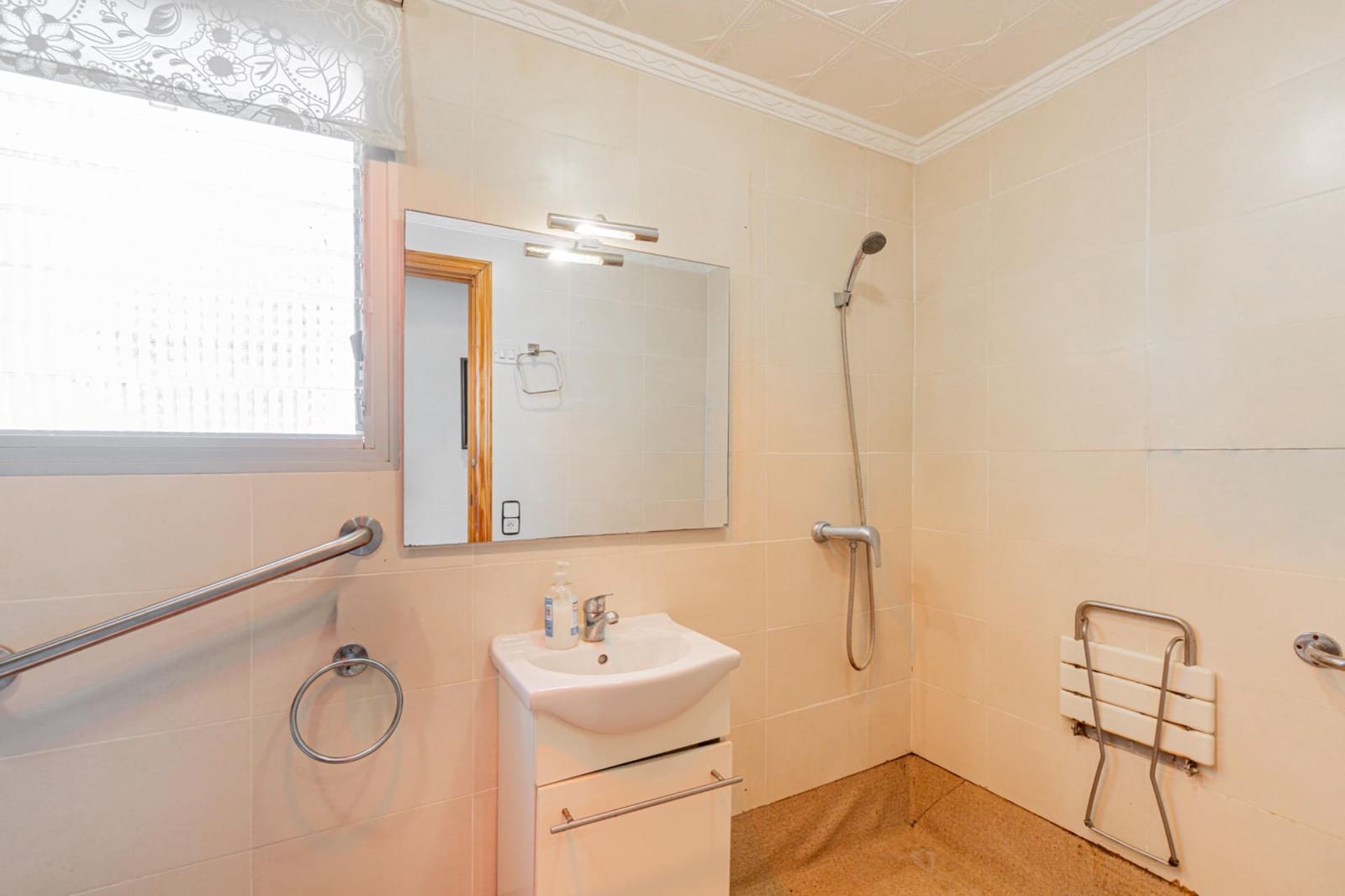 4 quarto Apartamento para venda em Coll d'en Rabassa com garagem - 375 000 € (Ref: 9565304)