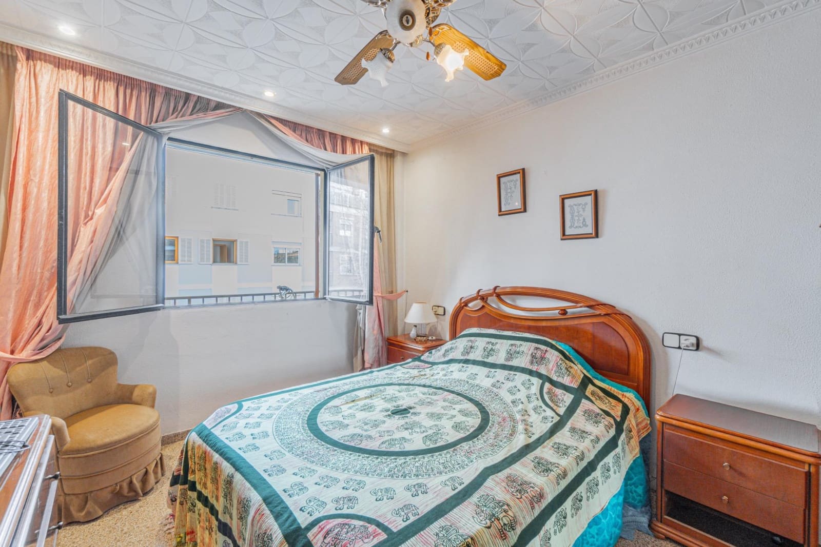 4 quarto Apartamento para venda em Coll d'en Rabassa com garagem - 375 000 € (Ref: 9565304)