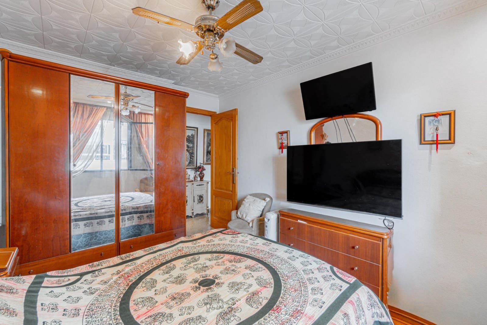 4 quarto Apartamento para venda em Coll d'en Rabassa com garagem - 375 000 € (Ref: 9565304)