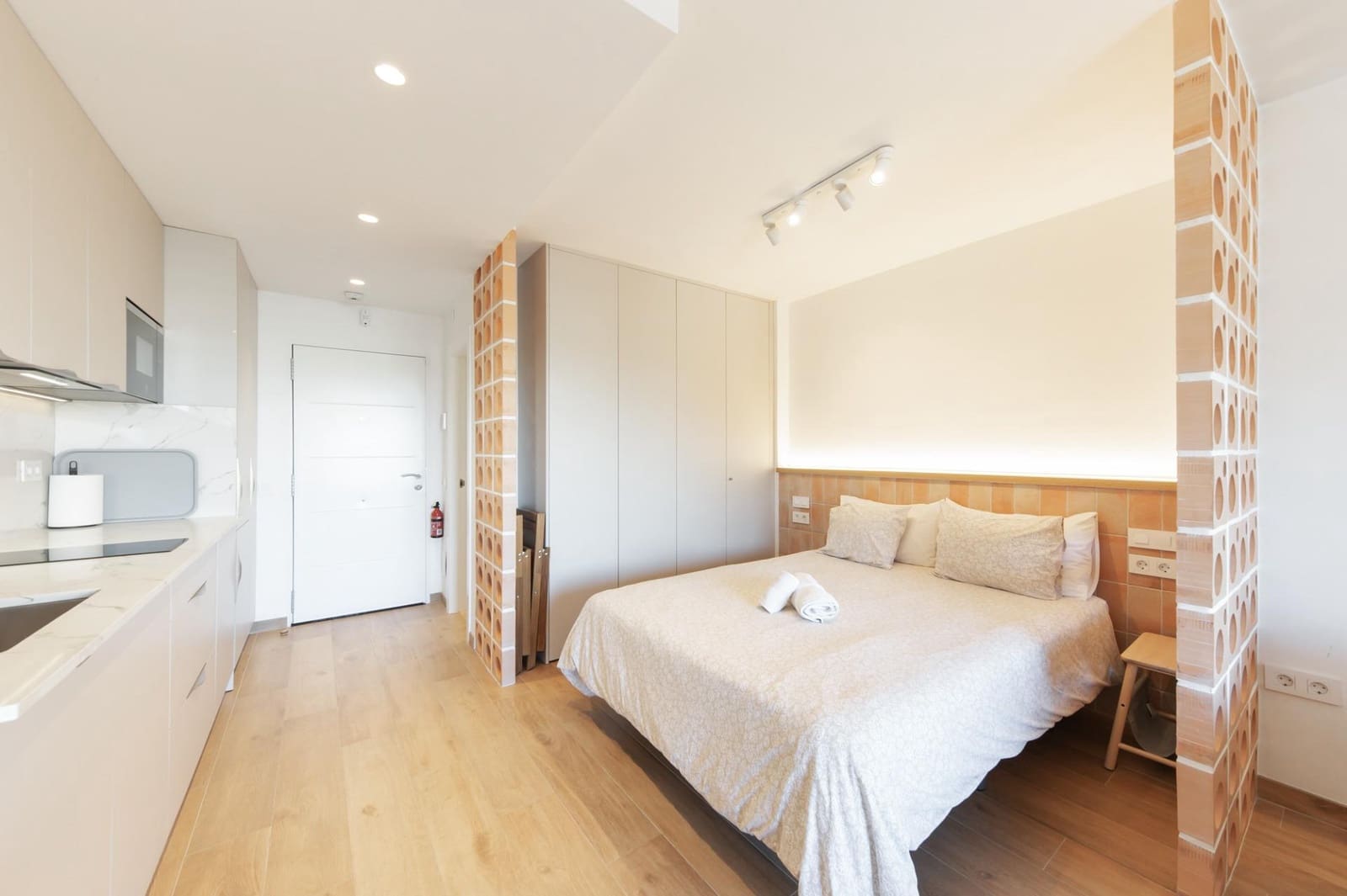 1 sypialnia Apartament na sprzedaż w Puerto de Alcudia z basenem - 265 000 € (Ref: 9599588)