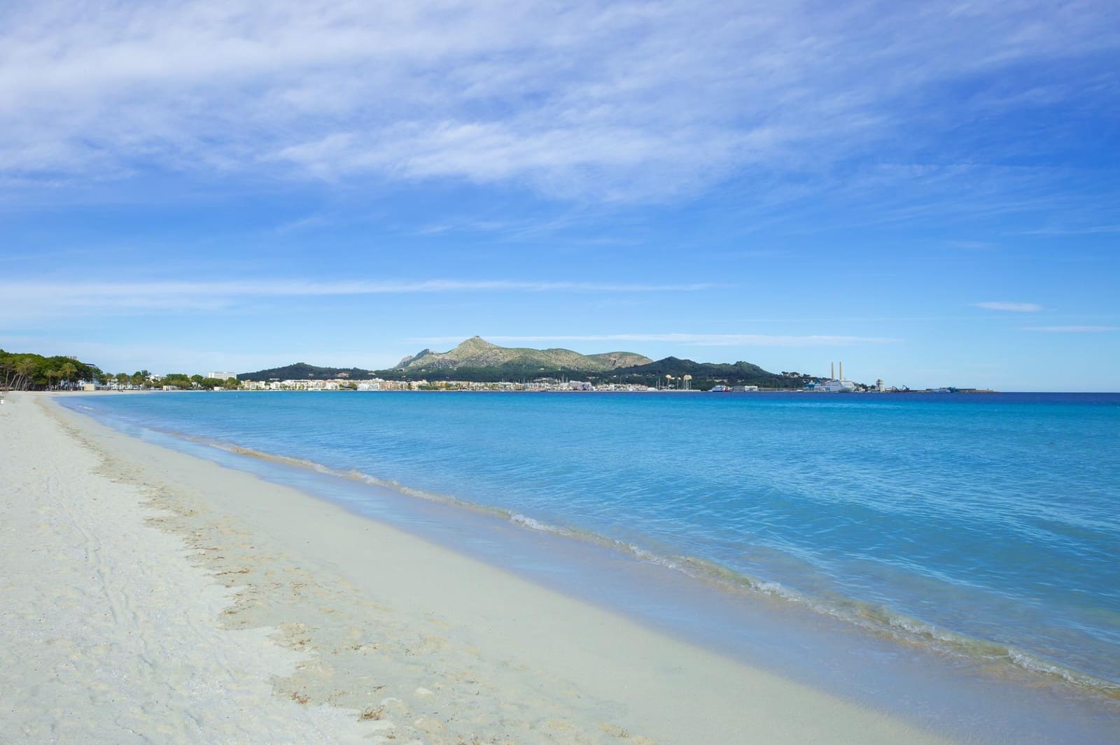 1 sypialnia Apartament na sprzedaż w Puerto de Alcudia z basenem - 265 000 € (Ref: 9599588)