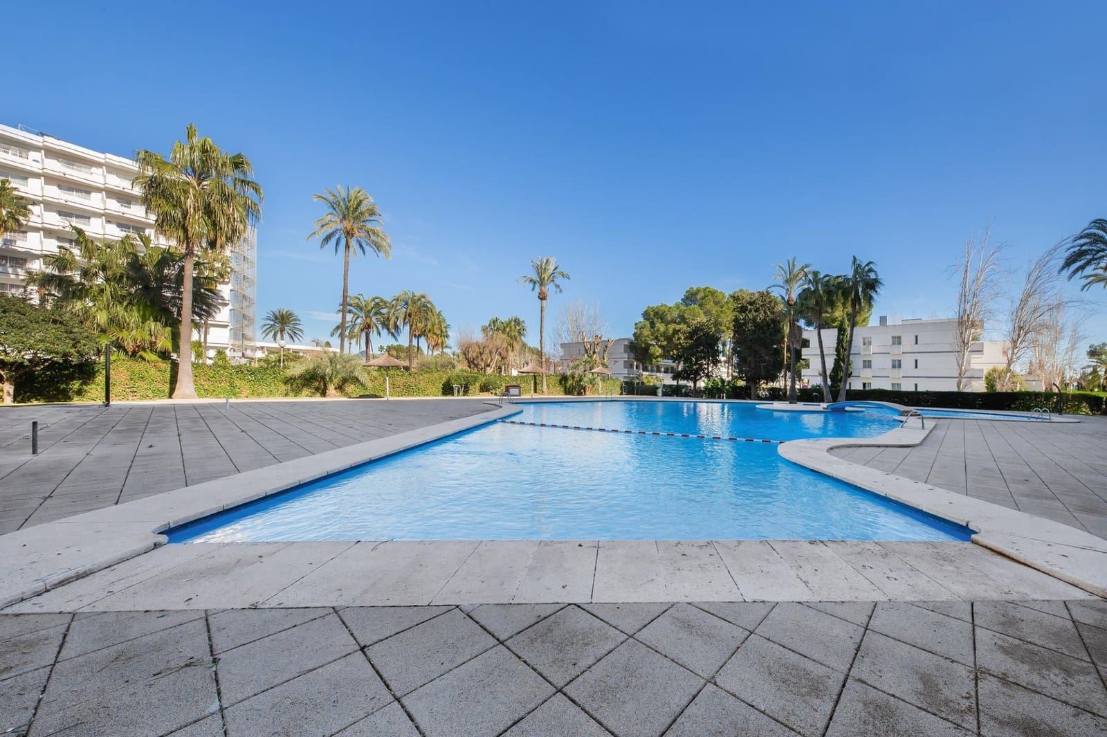 1 sypialnia Apartament na sprzedaż w Puerto de Alcudia z basenem - 265 000 € (Ref: 9599588)