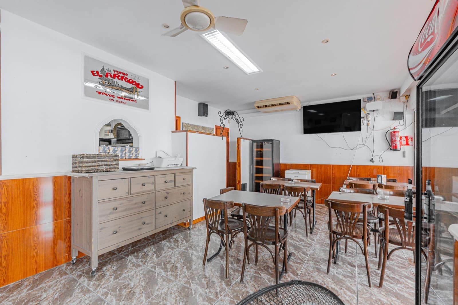 Commercial for rent in Son Ferrer - € 1,200 (Ref: 9605017)